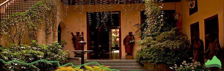 Colonial Houses & Mansions